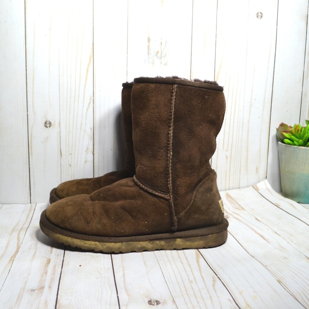 UGG Women's Classic Short 5825 Suede Boots